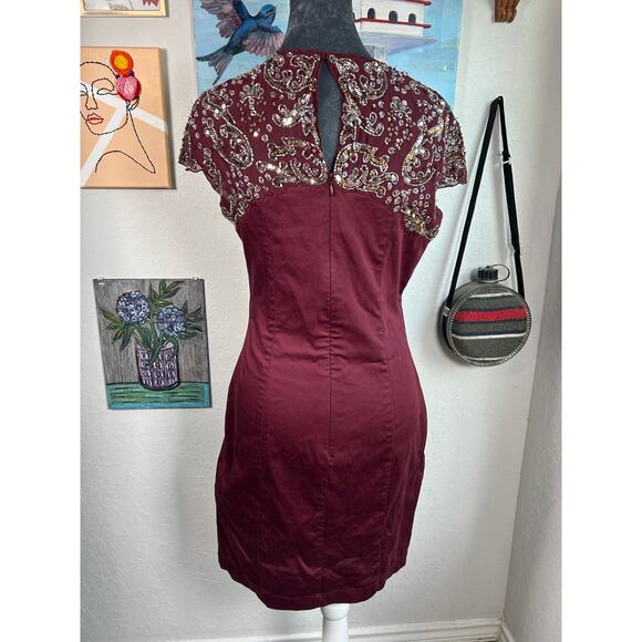 French Connection- Mini sequin detailed sheath dress- wine red- cocktail US 6 - Picture 2 of 3